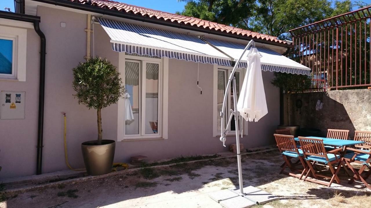 Teslina Apartments Pula Exterior foto